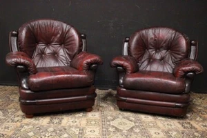 Coppia poltrone / double / Chesterfield / Chester / bergere / pelle bordeaux /UK - Foto 1 di 9