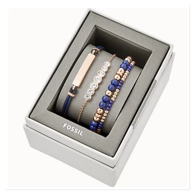 Juego de regalo de 3 pulseras de acero azul marino FOSSIL JGFSET1044 $100,00 Foto 1 de 4
