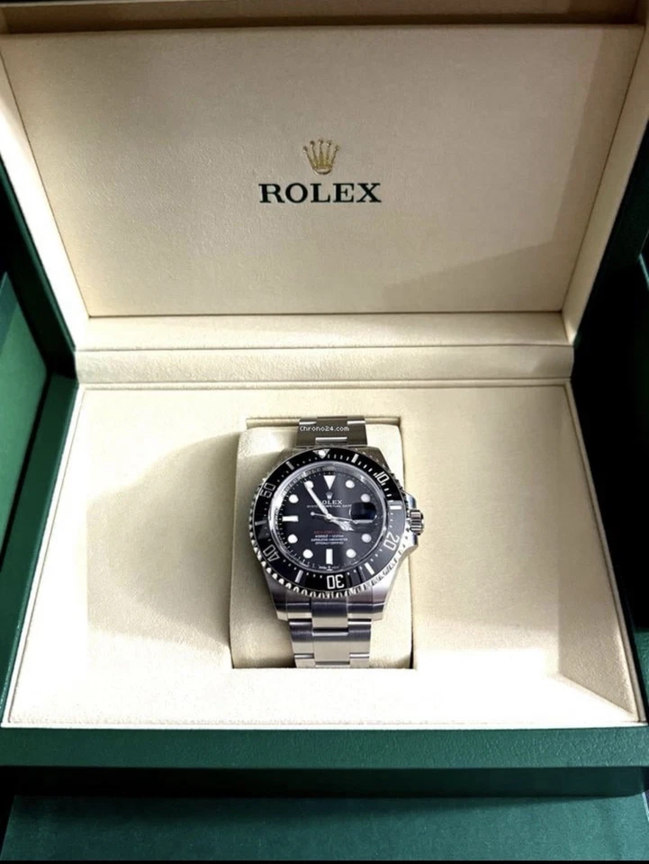 Rolex Sea-Dweller 126600 Pulsera Oyster Plata con Bisel Negro Foto 1 de 4