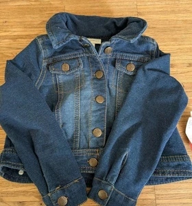Neue, weiche, elastische Jacke in Jeans Optik von Cynthia Rowley, Gr. 104,... - Bild 1 von 3