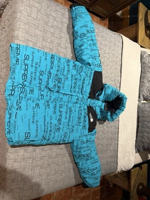 Chaqueta Supreme North Face Foto 1 de 4