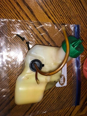 HUSQVARNA 125B 125 B TAPA TANQUE GASOLINA FABRICANTE ORIGINAL ENVÍO GRATUITO Foto 1 de 2