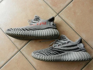 Yeezy Boost 350 V2 Beluga 2.0 - Herren, Sportschuh - EU Größe 44 - Bild 1 von 8