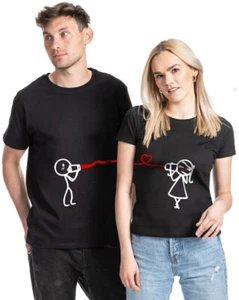 Couples Shop Herren Damen HEARING THE LOVE T-Shirt Pärchen Paare Lustig Spruch - Picture 1 of 6