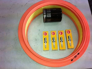 KIT DE SERVICIO FIAT PUNTO MK2 1.2 8V ACEITE/AIRE/X4 BUJÍAS NGK 99-03 - Imagen 1 de 1
