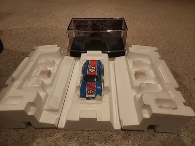 Franklin Mint Richard Petty Pontiac Grand Prix Signature Edition w/ Display Case - Image 1 of 4