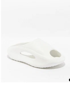 Trillium Foam Pantoletten Damengröße 6,7,8,9, weiß neu im Karton bequeme Sommer Gartenschuhe - Bild 1 von 5