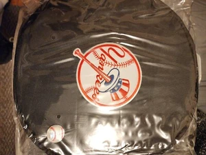 New York Yankees Insulated Ice Chest Cooler Padded Seat Cushion New - Picture 1 of 3