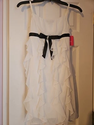 Vestido Amy Byer feminino tamanho 12 império branco babados laço preto MSRP 40$ - Imagem 1 de 4