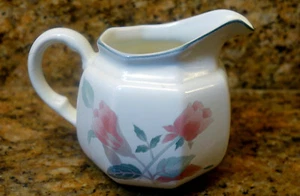 Mikasa Silk Flowers Creamer Perfect - Picture 1 of 3
