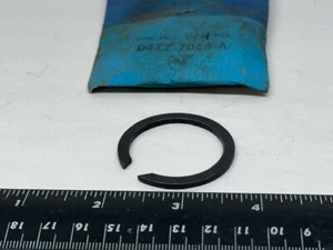 NOS Ford D4ZZ-7064-A Snap Ring (Single Piece) for Manual Transmissions - Picture 1 of 3
