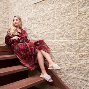 'Plush Petals' 100% Cotton Velvet Kimono Robe - Bild 1 von 9