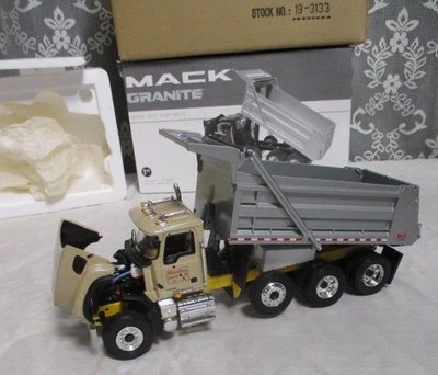 Quarreiras de soldagem de caminhão basculante de granito First Gear 1/34th Mack 19-3133 seladas - novas - Imagem 1 de 4