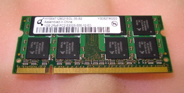 HP 1 GB PC2-5300 DDR2 RAM 667MHz EM994AA 395318-432 - Image 1 of 1