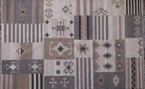 Hand Made Dhurrie 4'.0" x 6.0” Wool Area Rug - Picture 1 of 7