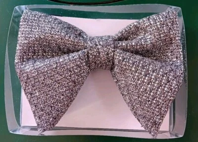 NWOT Mens Pretied oversized butterfly teardrop bow Tie silver glitter oversized - Image 1 of 4