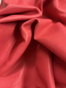 Pelle di vitello bottalata fiore colore fragola - Foto 1 di 11