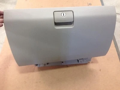 08 SATURN VUE GUANTERA MOLDURA 83B 14130 Foto 1 de 4