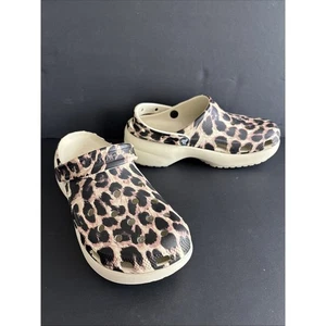 Kultiger Crocs bequemer Damen-Plateau-Remix-Clog Knochen/Leopard Größe 9 - Bild 1 von 6