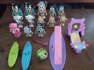 Disney Bluey & Friends Figuren & Möbel Zubehör Konvolut 19 Teile - Bild 1 von 5