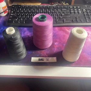 3 MEDIUM SPOOLS OF THREAD FOR SEWING OR QUILTING BAG-32 - Picture 1 of 5
