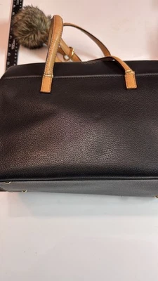 Bolso de mano Isaac Mizrahi NY negro tostado PU 13x5" estructurado clásico Foto 1 de 4