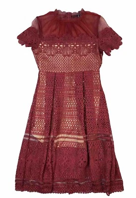 Romeo & Juliet 女式钩针高领连衣裙勃艮第红色 M 码 — 第 1/4 张图片