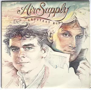 AIR SUPPLY "GREATEST HITS" ARISTA RECORDS VINYL LP WITH LYRIC SLEEVE VG+ - Imagen 1 de 2