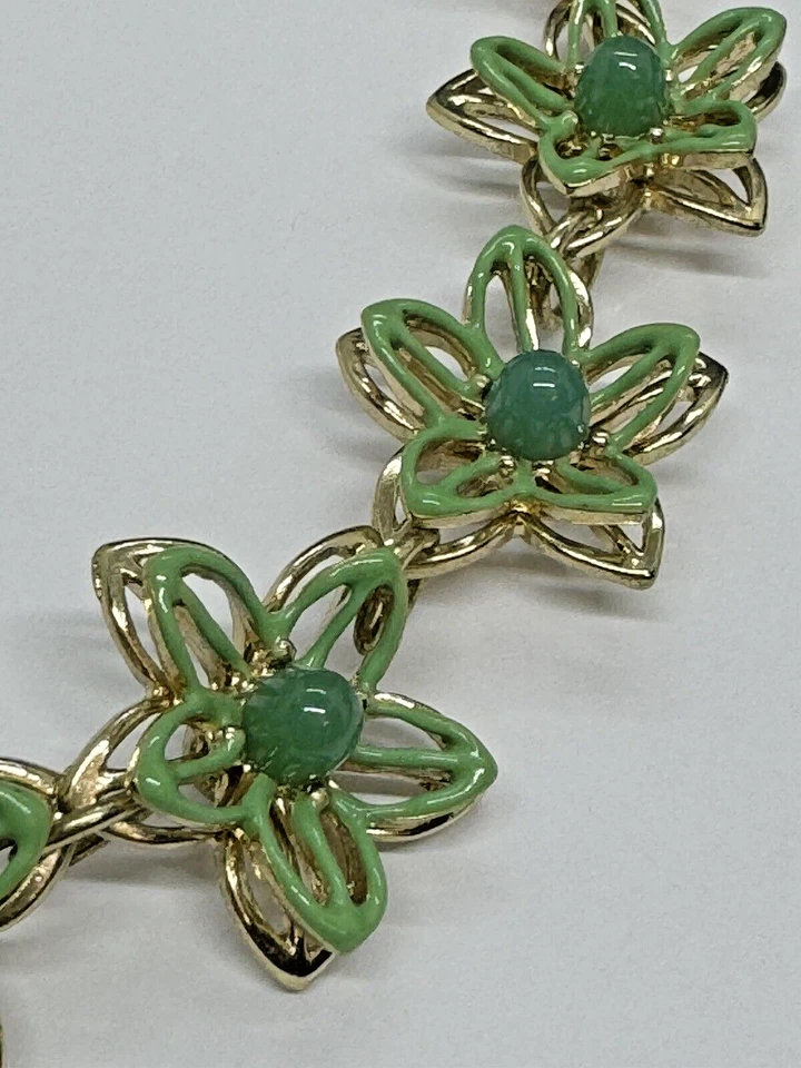 Collar Coldwater Creek Verde Esmalte Verde, Cabujón y Tono Dorado 18-21" Foto 1 de 1