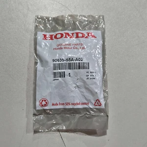 2002-2015 GENUINE HONDA OIL HOSE CLAMP CLIP NEW OEM PART 90635-S5A-A02 - Picture 1 of 4