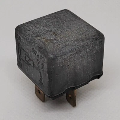 BOSCH 0 332 204 133 (0332204133) 12V 20/30A Metall Relay - Image 1 of 4