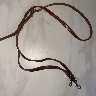 Alça de substituição ajustável de couro marrom Dooney And Bourke 52”x 3/8” - Imagem 1 de 3