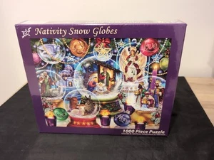 Rompecabezas de 1000 piezas globos de nieve belén Vermont Christmas Company - Imagen 1 de 2