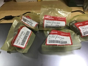 Honda OEM spring new 14751 Z1C 000 - Picture 1 of 1