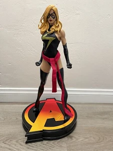 Statua Sideshow Collectibles Esclusiva Ms Marvel Formato Premium Marvel (LEGGI) - Foto 1 di 22