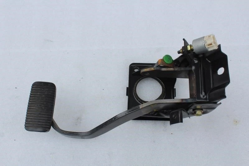 Pedal de freno Toyota 4runner 1999 2000 2001 2002 Foto 1 de 4