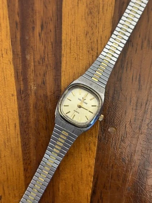 Reloj Waltham Vintage Mujer Dos Tonos Cuadrante Dorado Delicado 18mm Batería Nueva Foto 1 de 4