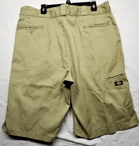 Dickies Men's Work Shorts Loose Fit Size 40 13" Inseam Multi Pocket Khaki - Picture 1 of 10