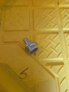 NOS ORIGINAL Mercedes screw fitting crankcase M108, M110, M127, M129 - Picture 1 of 4