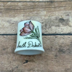 South Dakota Pasque Flower Artist Signed Porcelain Vintage Souvenir Thimble - Picture 1 of 9