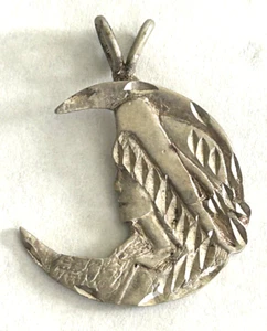 Vintage Sterling Silver 925 Half Moon Indian Chief Necklace Pendant 1.6 grams - Picture 1 of 2