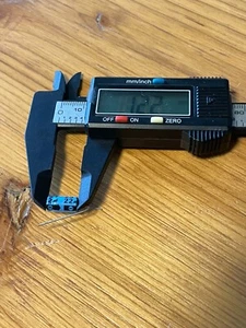 Qty. 5 Rainier 22uf 25v Axial Electrolytic Capacitor NOS - Picture 1 of 3