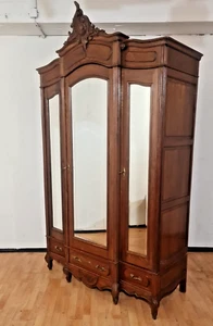 Kleiderschrank Schlafzimmerschrank Schnitzereien Antik ca. 19 Jh. - Bild 1 von 17