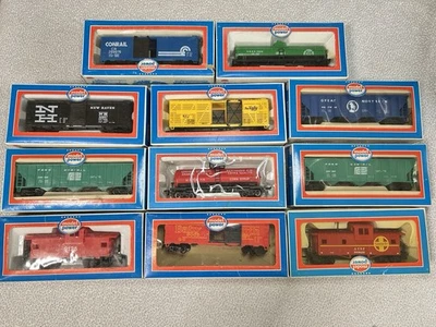 11 VTG Model Power HO SCALE Train Car Lot Boxed ATSF, Great Northern, Baby Ruth - Image 1 of 4