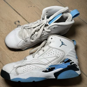 Jordan MVP (PS) kleine Kinderschuhe weiß/university blue Größe 1 - Bild 1 von 6