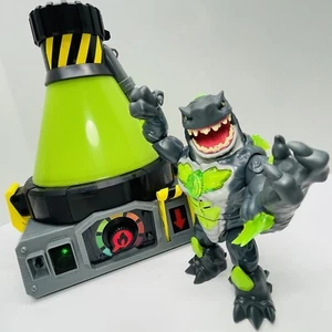 BEAST LAB CREATOR w/ MAYHEM MEGASHARK Shark Action Figure Toy w/ LIGHTS & SOUNDS - Picture 1 of 22