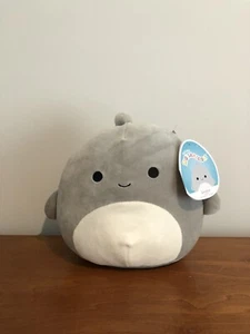 Neu mit Etikett Squishmallow Gordon grauer Hai ohne Zähne Sealife 8 Zoll Plüschtier Stofftier - Bild 1 von 5