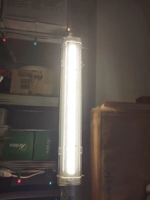 Plafoniera neon led tubo Reglette Soffitto 60cm - Immagine 1 di 2