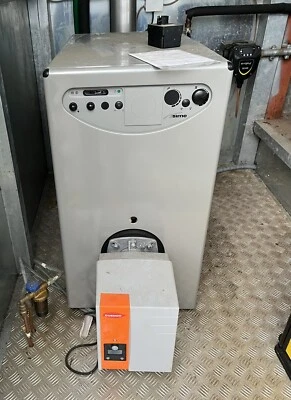 Caldaia Estelle HE 3 ErP a Gasolio Sime + Bruciatore Cuenod con documentazione - Immagine 1 di 4