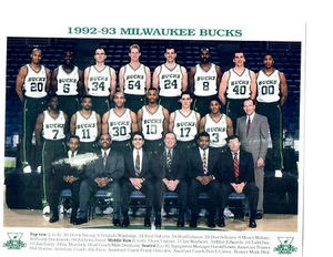 1992 1993 MILWAUKEE BUCKS 8X10 TEAM PHOTO BASKETBALL NBA MOSES MALONE HOF - Picture 1 of 1